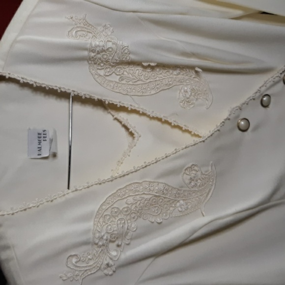 Halmode Plus Cream Suit - Picture 2 of 7